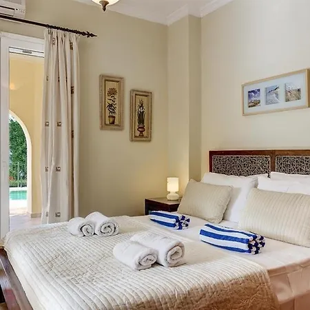 Sleeps 9 Pool Air Con Wifi ヴィラ *
